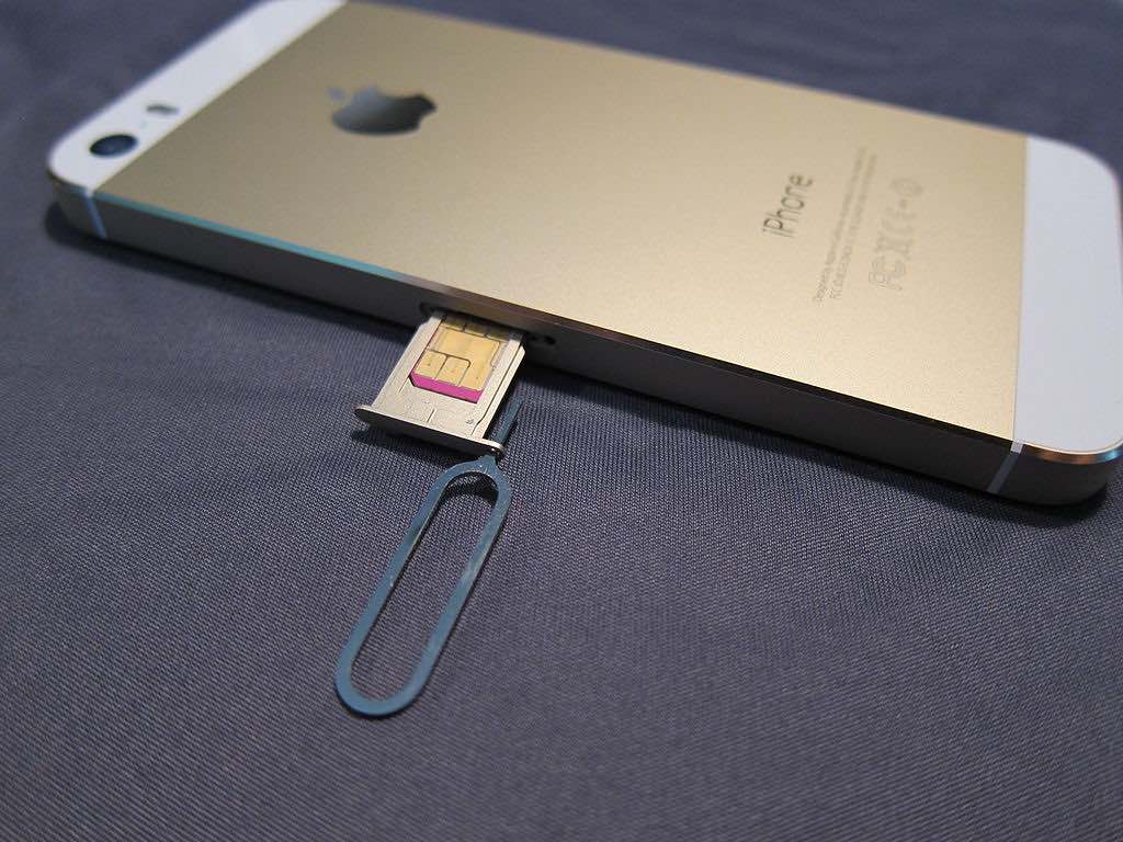 iphone-5s-sim-pin
